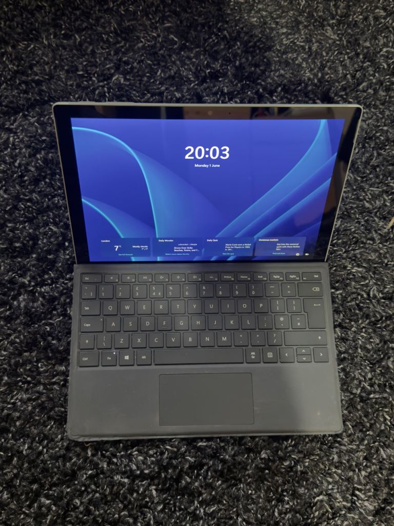 Microsoft Surface Pro | Intel Core m3-7Y30 | 4GB RAM | 120GB | Windows 11
