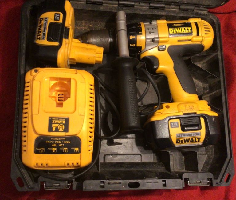 Dewalt 18 volt XRP 3 Speed cordless drill in case