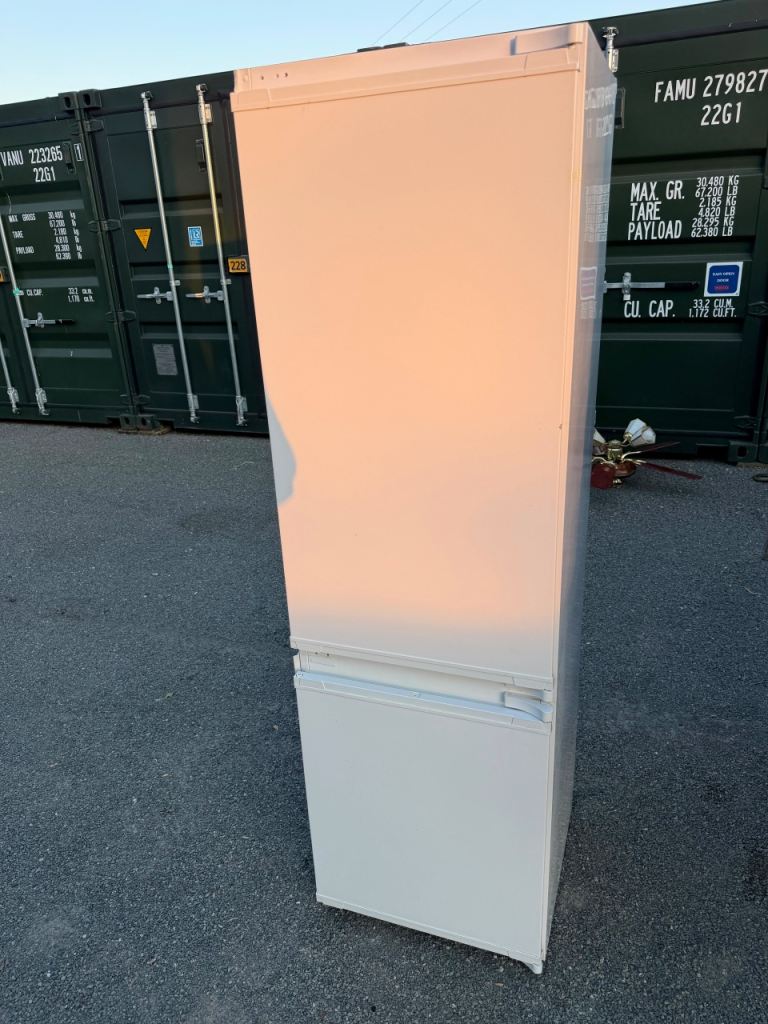 White Fridge Freezer – Good Condition