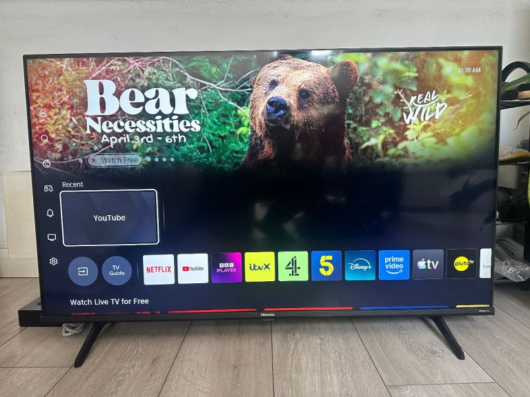 Hisense 43” UHD 4K Smart TV - Excellent Condition with Remote