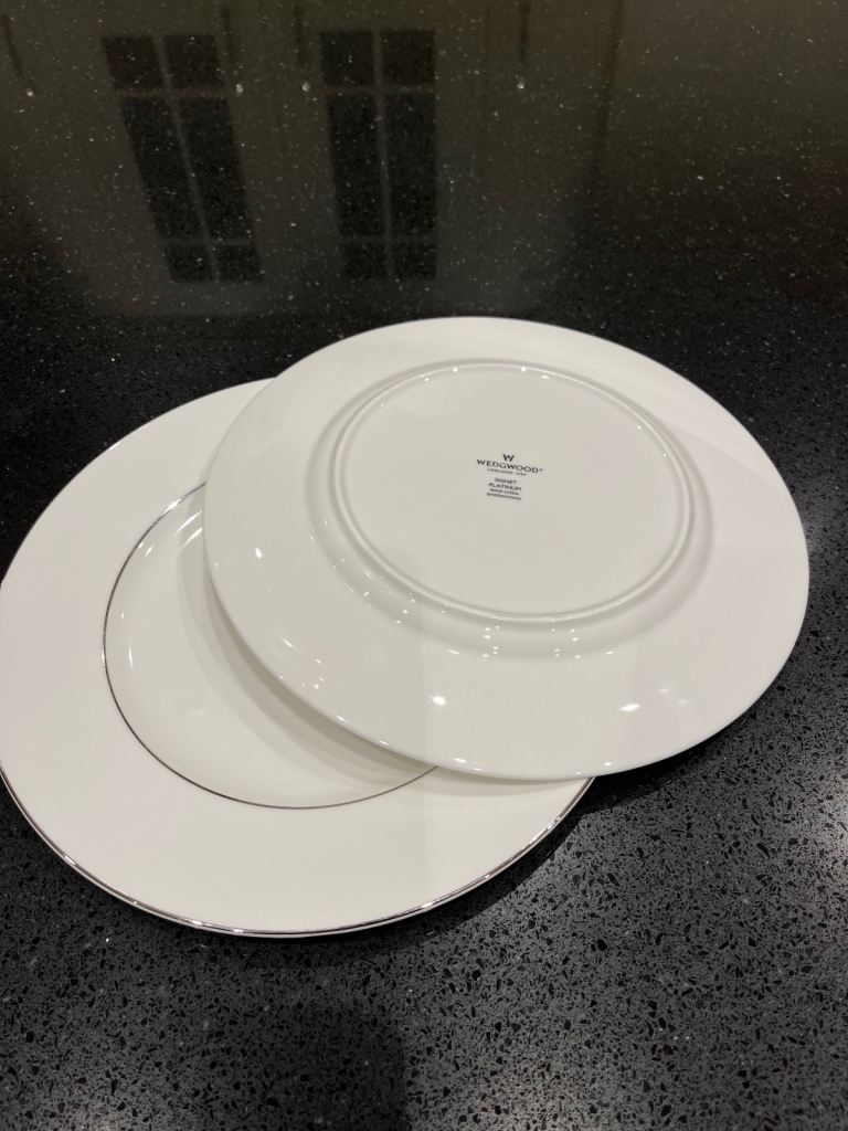 2 Wedgwood dinner plates