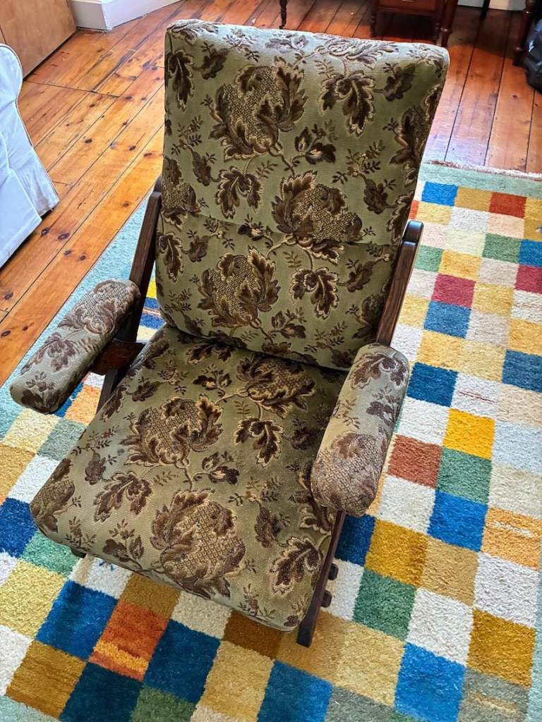 Recliner chair, Green fabric upholstered, Wooden frame H92cm, W60cm,L72cm