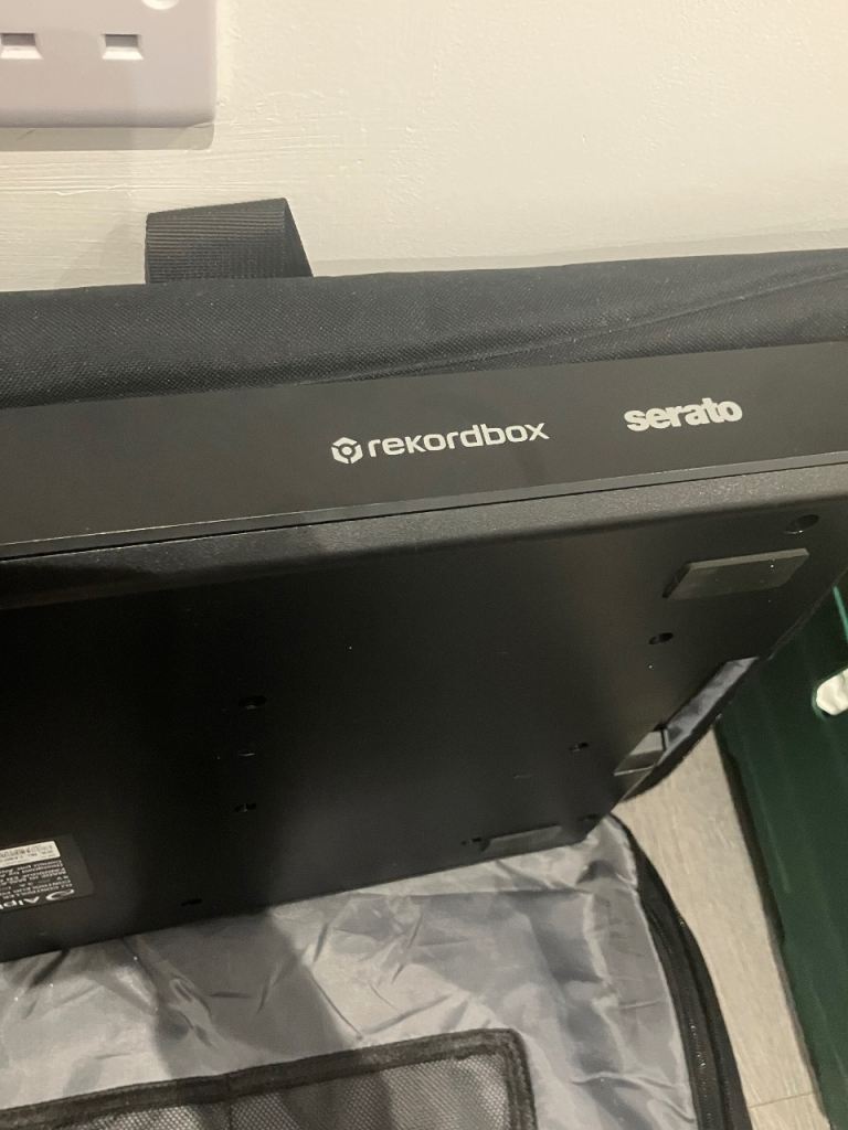 (Still in warranty) PIONEER DDJ-GRV6 4 CHANNEL DJ CONTROLLER