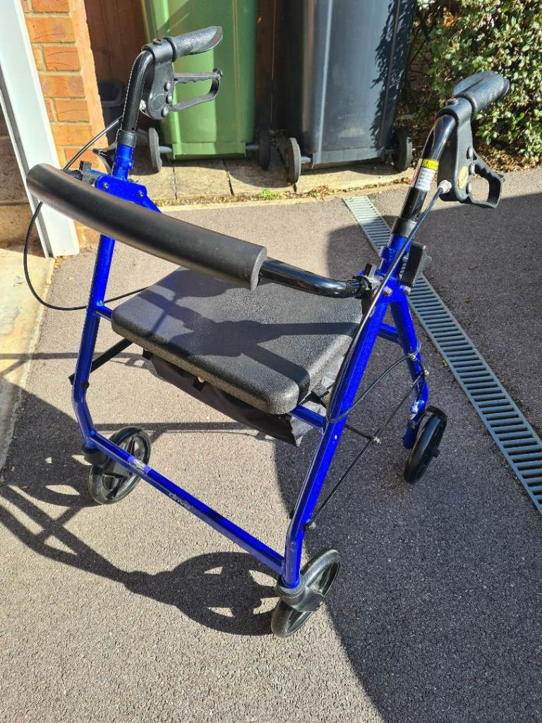 Drive 4 Wheel Rollator disability walker With Seat