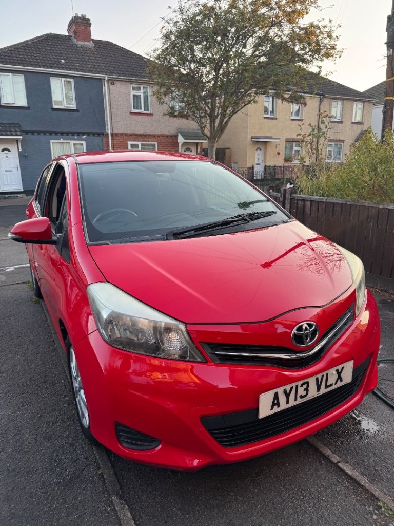 Toyota, YARIS, Hatchback, 2013, Manual, 998 (cc), 5 doors