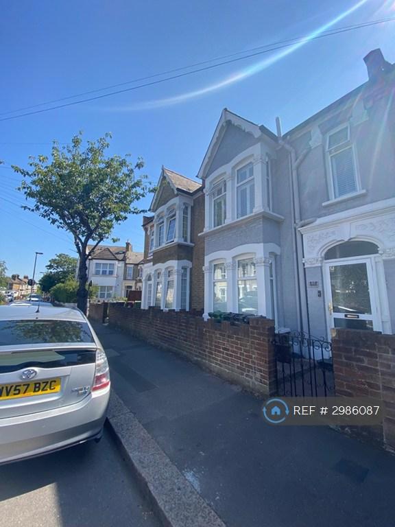 5 bedroom house in St. Mary's Road, London, E10 (5 bed) (#2986087)