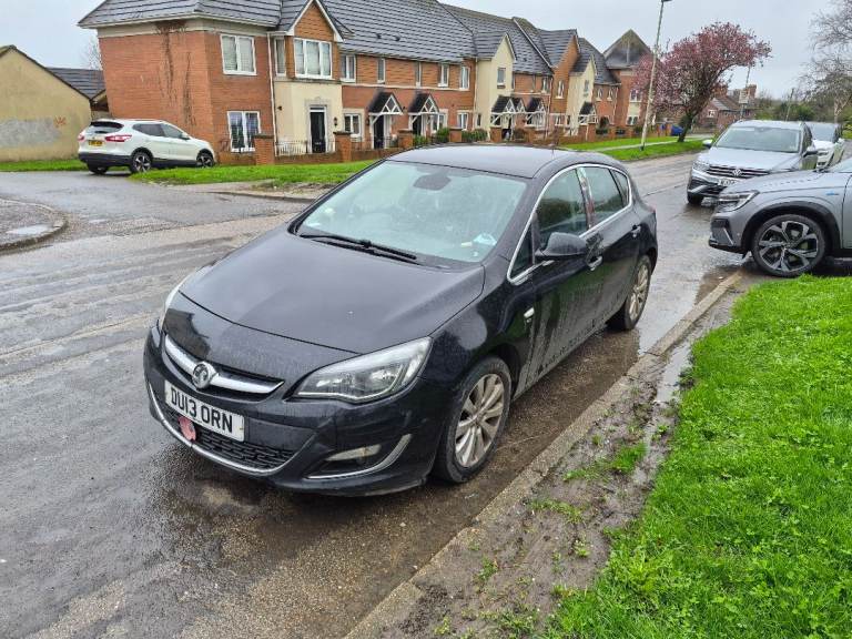 Vauxhall, ASTRA, Hatchback, 2013, Manual, 1956 (cc), 5 doors