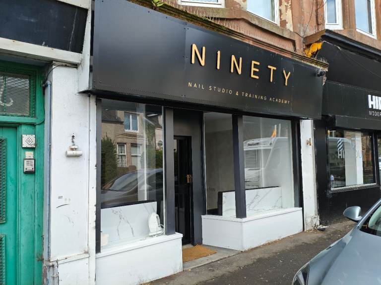 Shop to Let Double Window