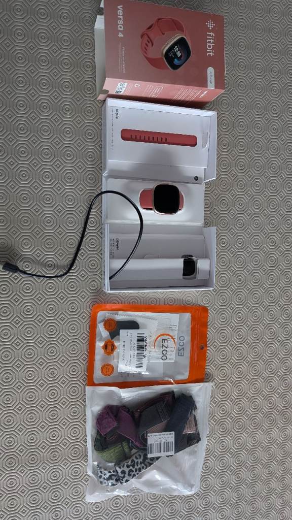 Google Fitbit Versa 4 Fitness Smartwatch with built-in GPS