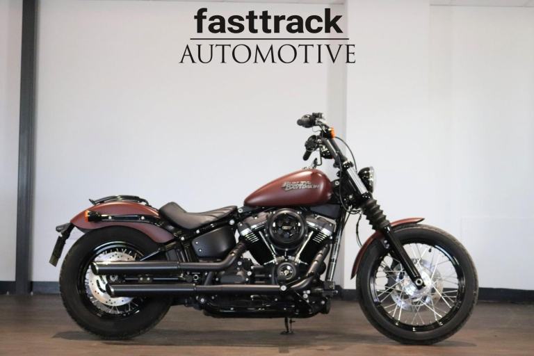 Harley-Davidson Softail FXBB Street Bob 1745 - 2018 - 1 OWNER - VANCE & HINES