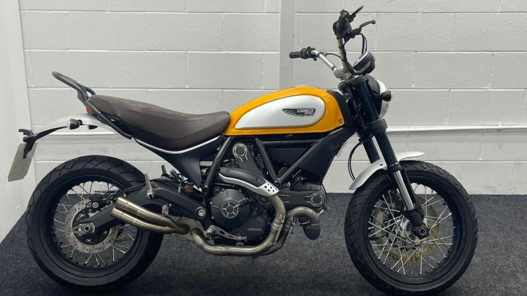 DUCATI SCRAMBLER 800 CLASSIC ** VERY LOW MILEAGE - MIVV EXHAUST - BELTS DONE **