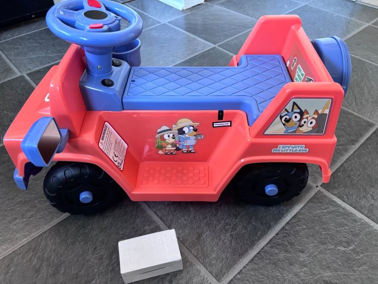 Bluey electric ride on jeep