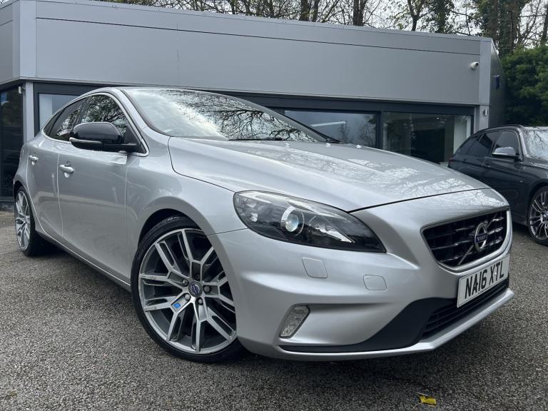 VOLVO V40 2.0 R-Design Lux Nav D4 2016