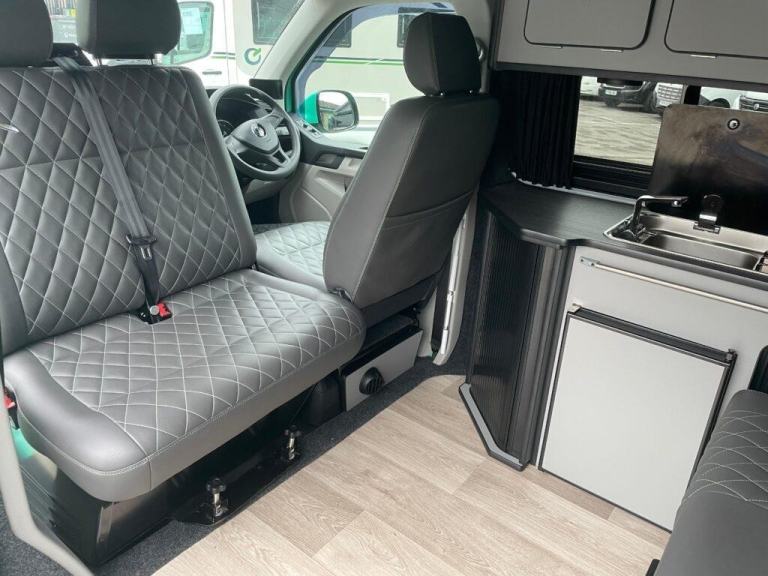 Volkswagen Transporter T28 Camperking 4 berth 5 belt Rock & Roll bed camperv