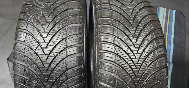 215 60 17 100V   2 x tyres Kumho Solus 4 Season HA32