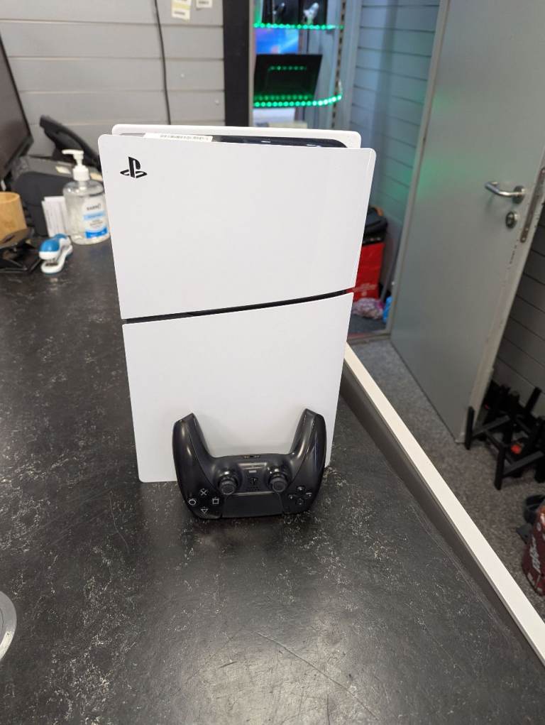 PS5 SLIM DIGITAL