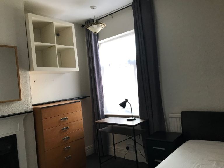 Double room to rent UPPERTON RD near DMU LRI OFF NARBOROUGH RD 