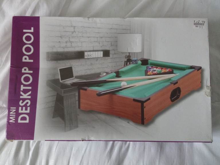 Mini Desktop Snooker Table £4 only