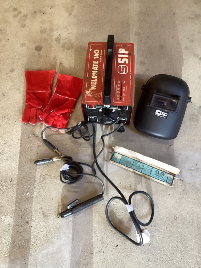 Arc welding kit