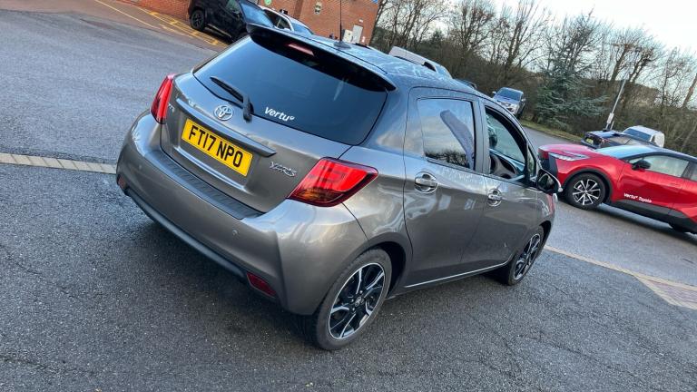 2017 Toyota Yaris 1.33 VVT-i Design 5dr Petrol Hatchback Hatchback Petrol Manual
