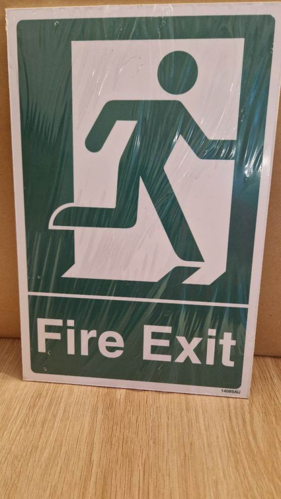 Fire Exit Man Running Right Sign 20cm x 30cm - Portrait