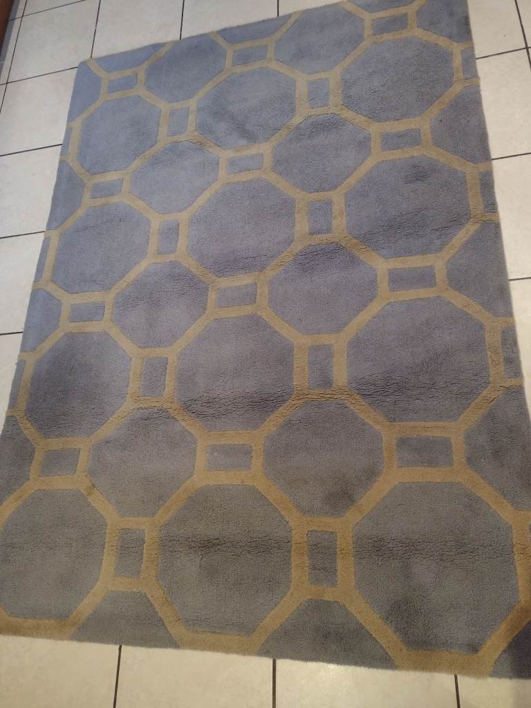 Grey and Yellow Rug  Size 120 x 170cms