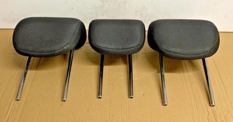 Hyundai i10 2012 Rear Headrests (3)