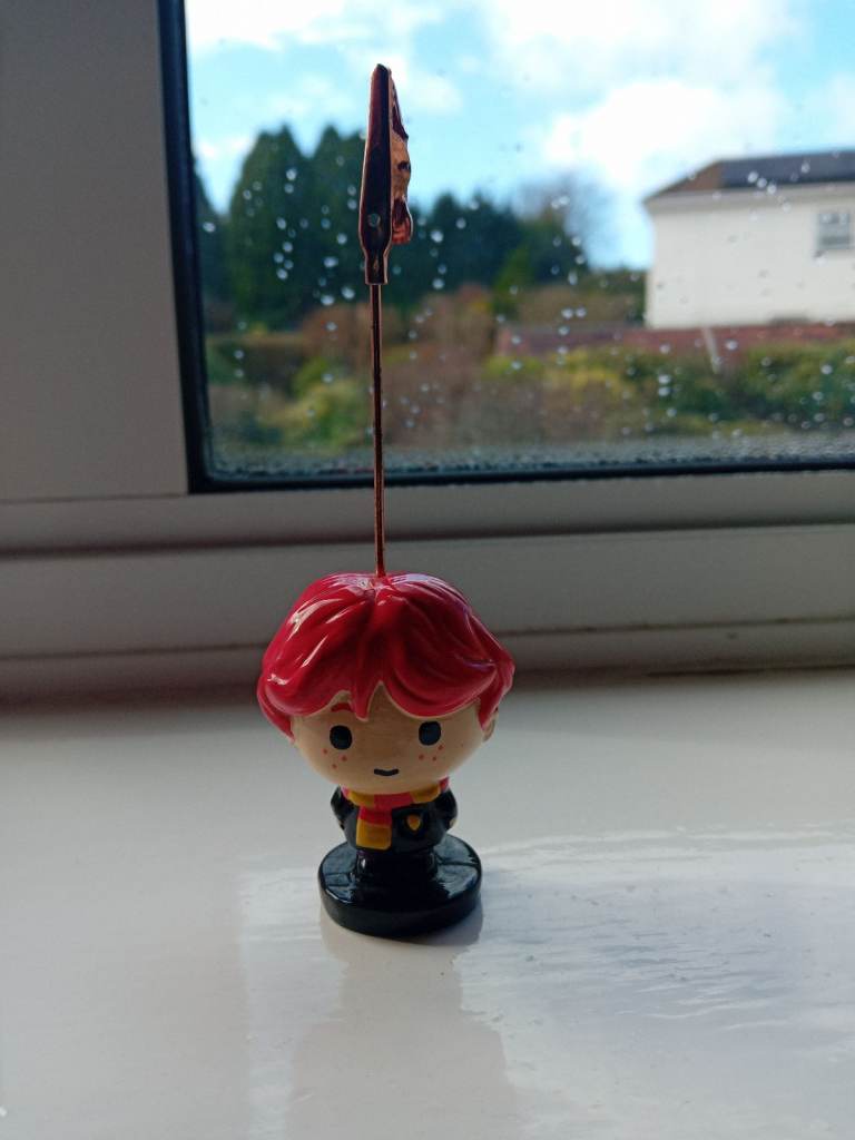 Warner brothers Ron weasley 3 D figure with memo/photo clip