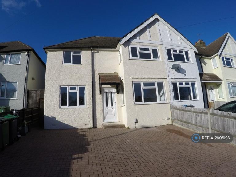 4 bedroom house in Thrigby Road, Chessington, KT9 (4 bed) (#2806198)