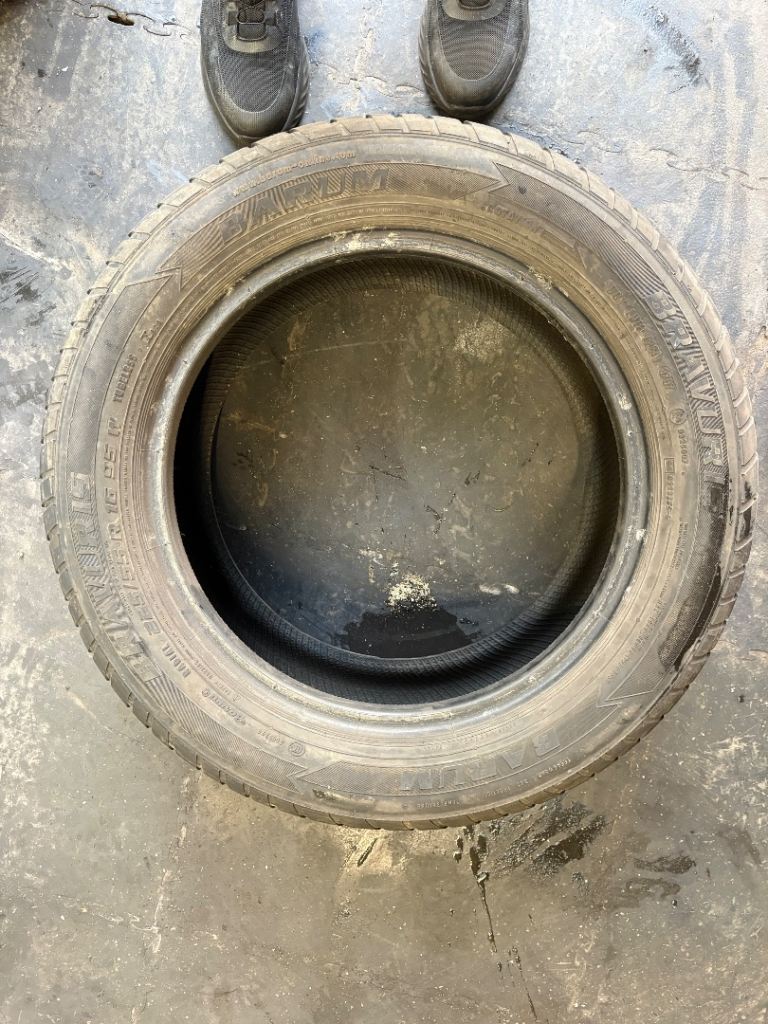 225/55/16 95W Part Worn Baravur Tyre