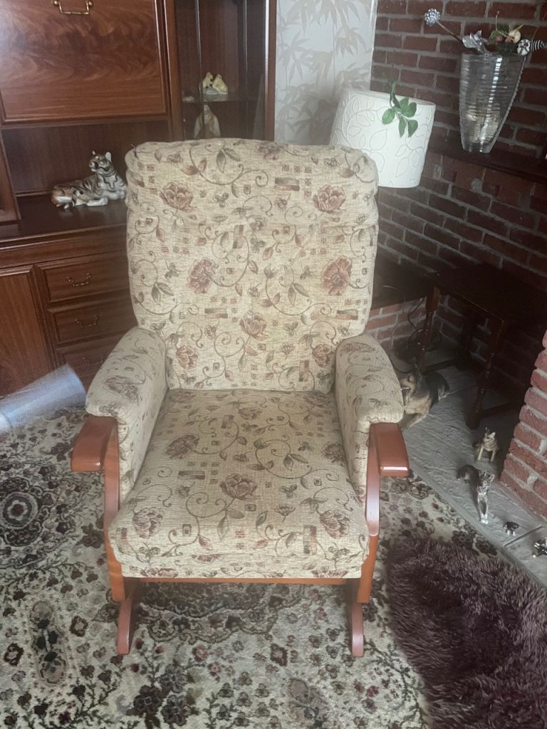 Rocking chair 