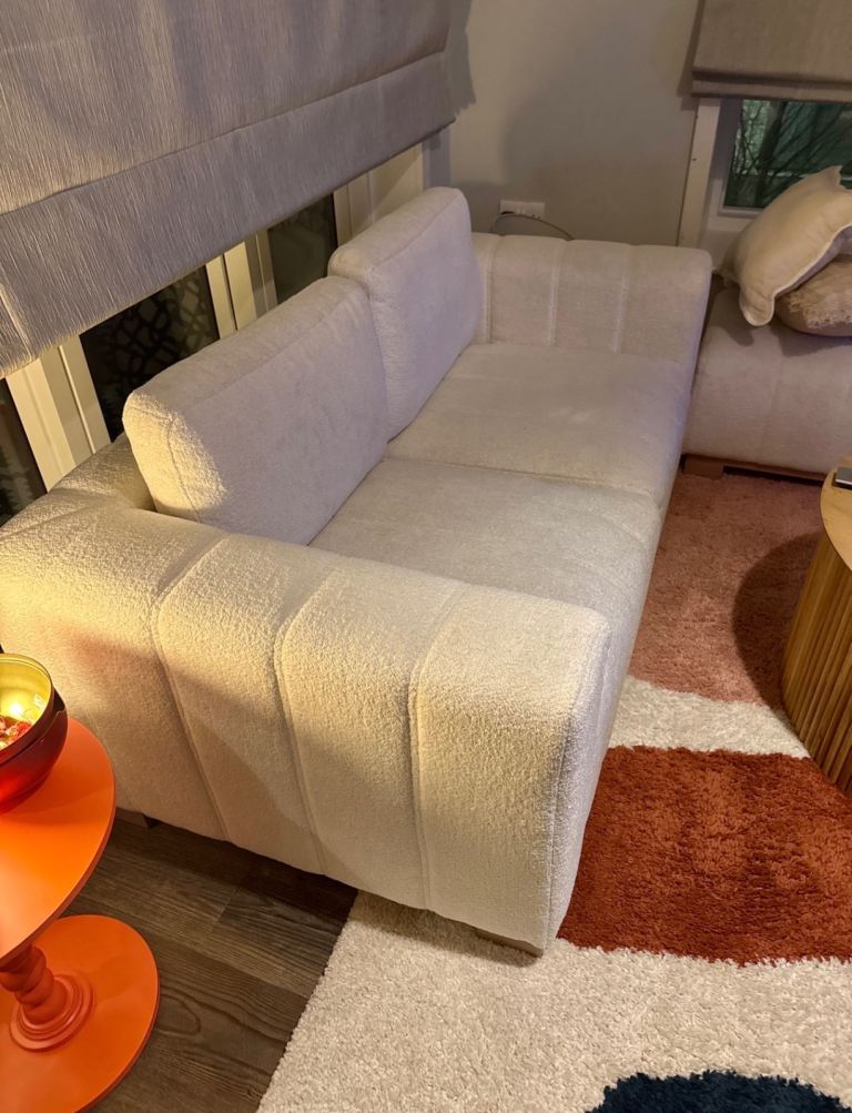 🔥 BRAND NEW 2 Seater Sofa + Matching Footstool – RRP £780 – From Daals – Boxed Replacement 🔥