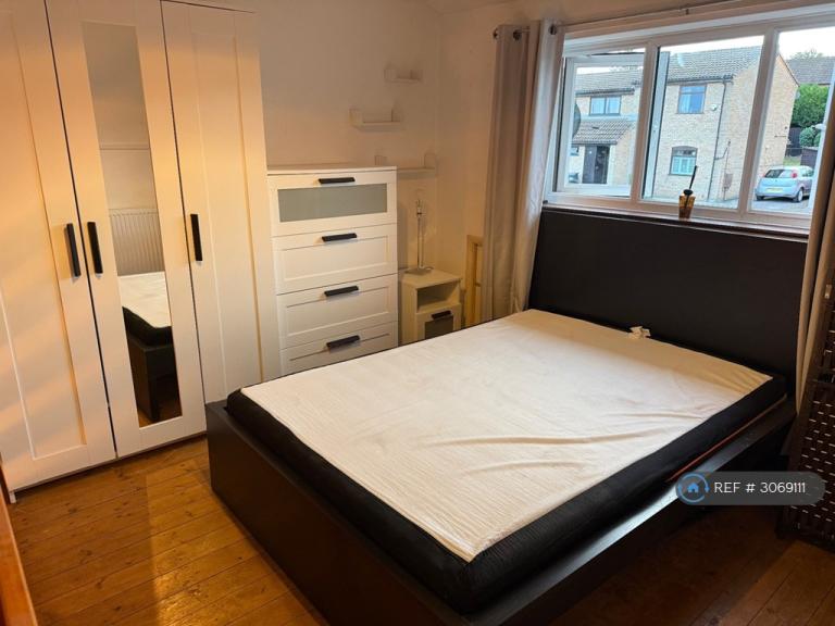 1 bedroom house in Farndale Avenue, Walton, Chesterfield, S42 (1 bed) (#3069111)