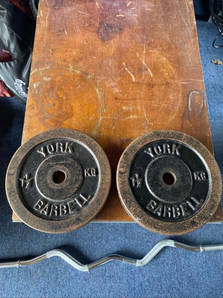 image for 2 x York cast iron 7.5kg plates 