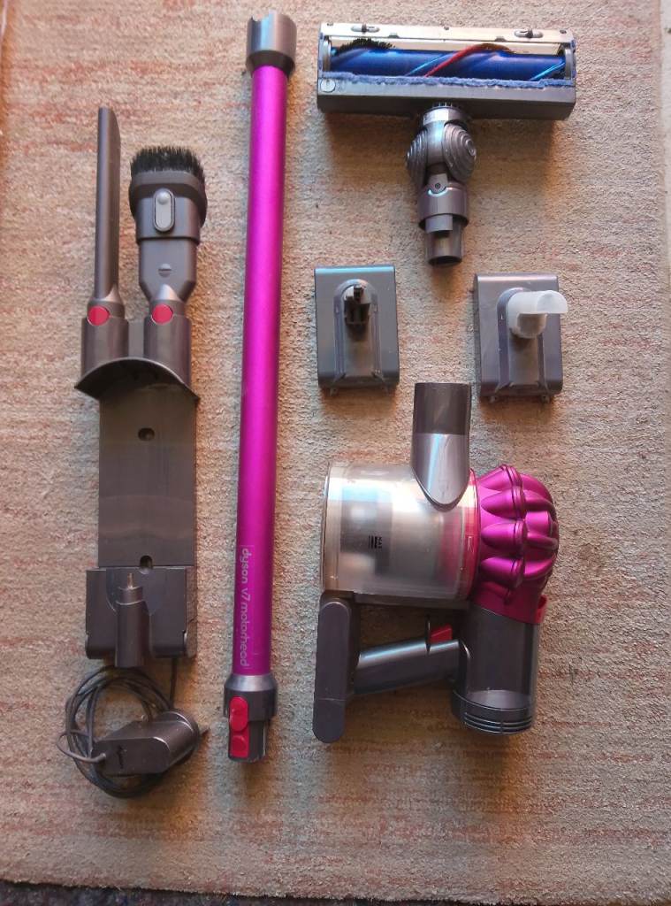 Dyson v7 Cordless Vacuum Cleaner 