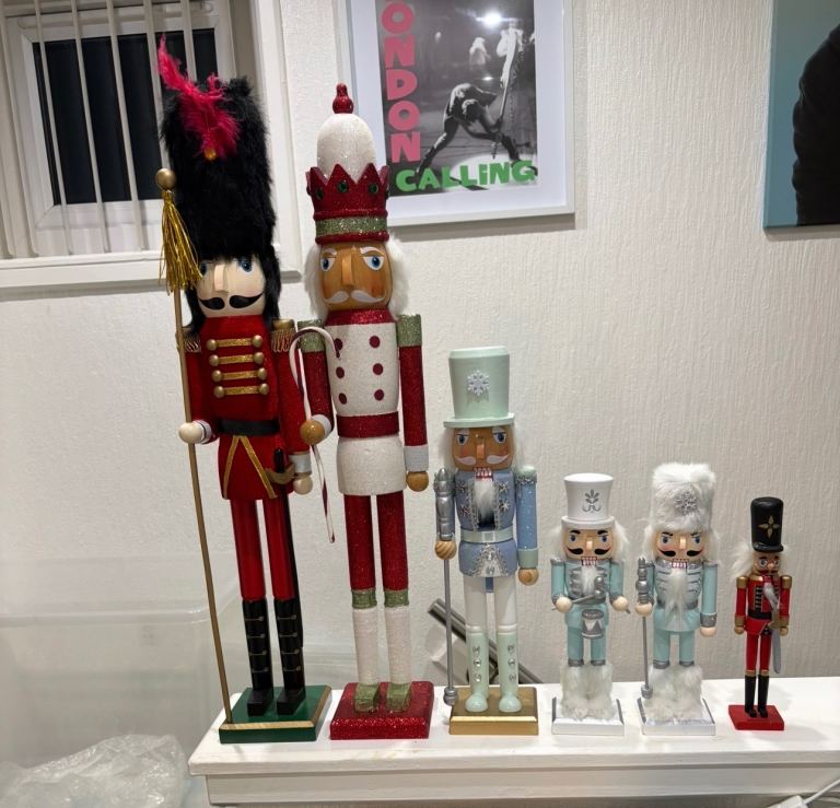 Set of 6 Wooden Nutcracker Figures – Various Sizes, Good Condition