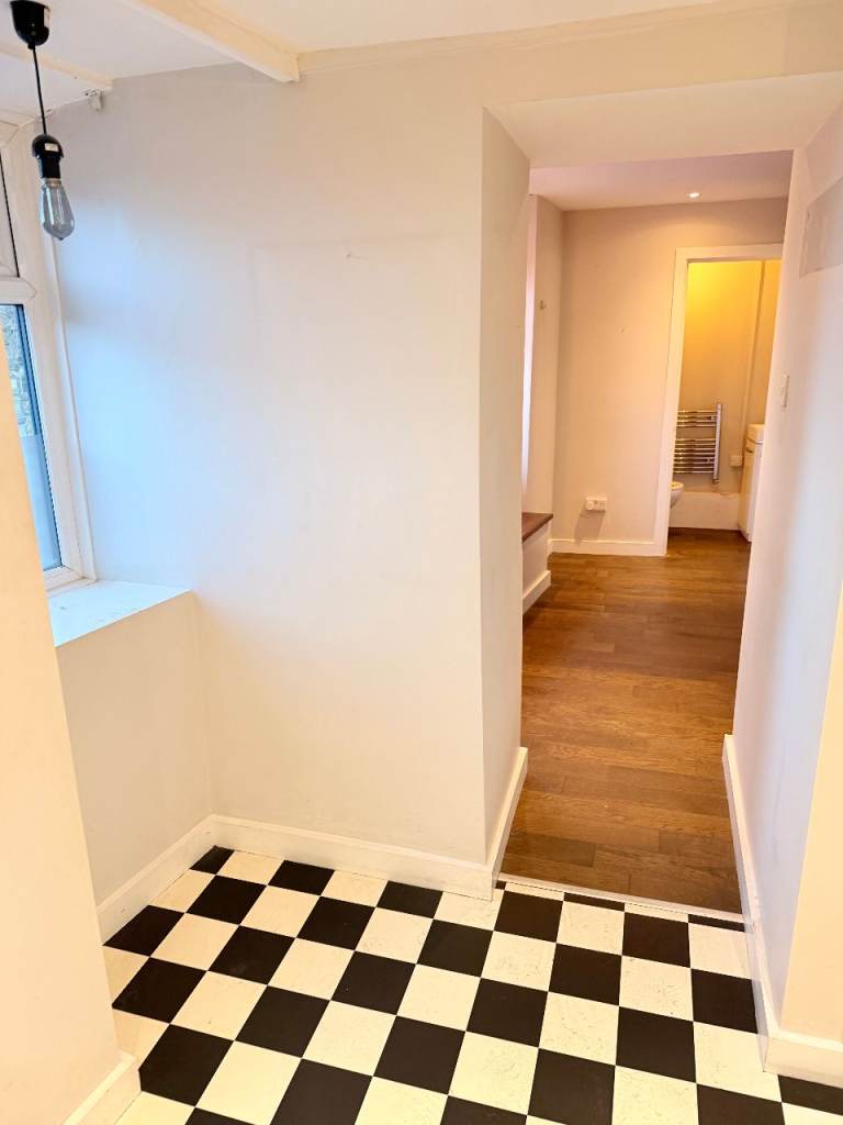 Prime Commercial Property for Rent near Leeds Bradford Airport – Former Hair Salon Barbers