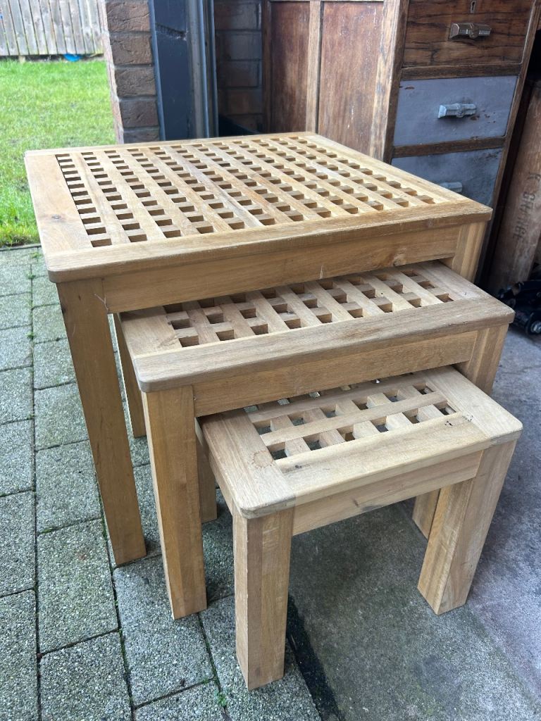 Oak nest of 3 lattice tables 