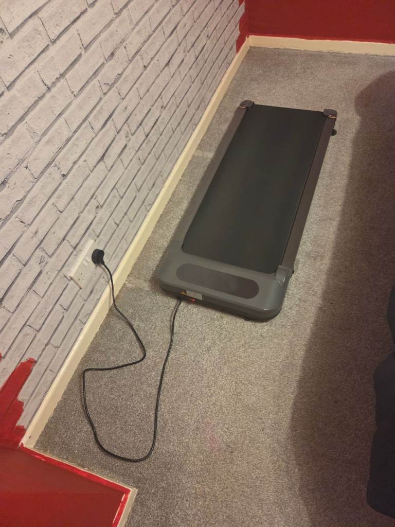Walking pad with incline 