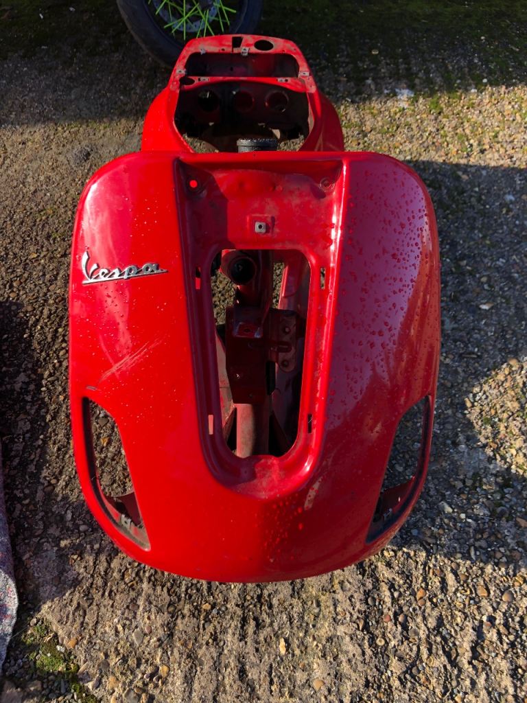 Vespa lx 125 ie breaking all parts 