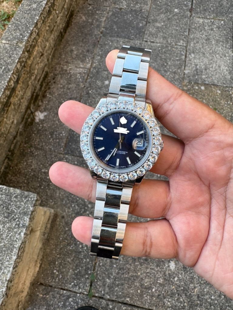 Men’s Blue Dial Watch 41mm with Diamond Bezel