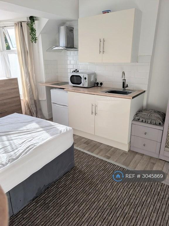 Studio flat in Valletort Road, Plymouth, PL1 (#3045869)