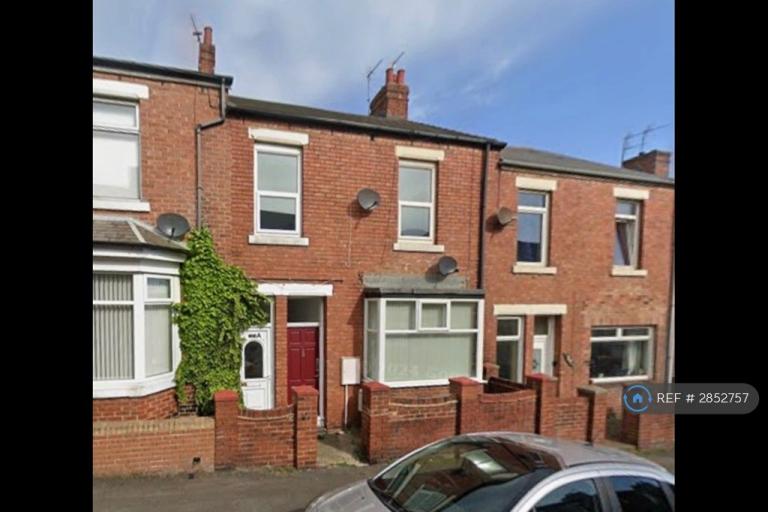 2 bedroom flat in Alfred St, Seaham, SR7 (2 bed) (#2852757)