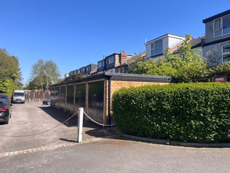 Garage for Rent - East Finchley (The Walks N2)