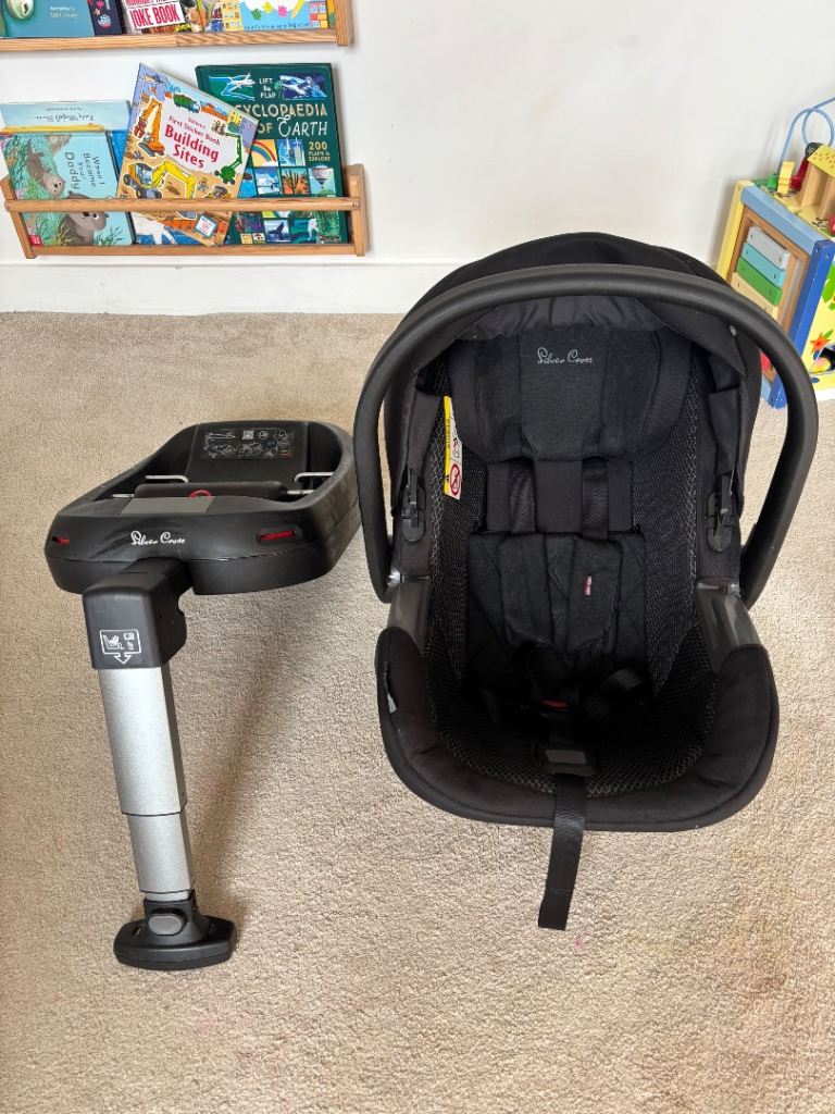 Silver Cross Car Seat and ISOFIX Base – Good Condition