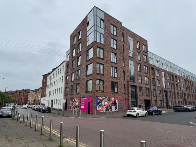 SHOP/UNIT FOR RENT IN GLASGOW GORBALS AREA , 195 Old Rutherglen Road, G5 0RE (NO DEPOSIT)