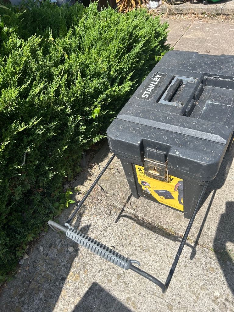 Stanley wheel tool box 