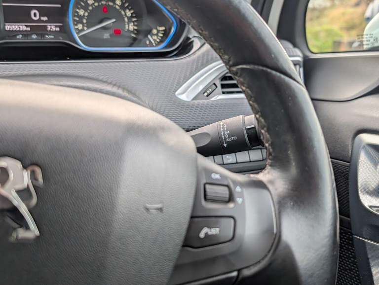 2017 Peugeot 2008 1.6 BlueHDi 100 Allure 5dr HATCHBACK DIESEL Manual