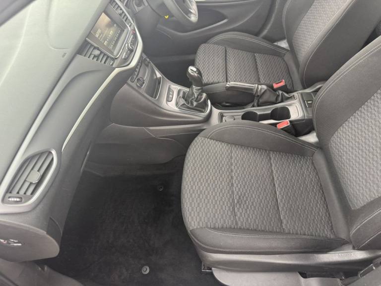 2017 Vauxhall Astra 1.0i Turbo ecoFLEX Design Sports Tourer 5dr Petrol Manual Euro 6 (s/s) (105 E...