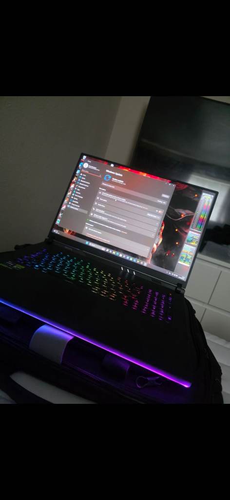 Asus scar 18 4090 96gb 8TB